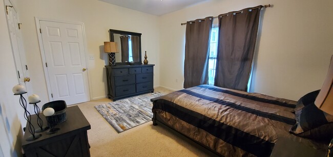 Master Bedroom - 2090 Cross Gate Blvd