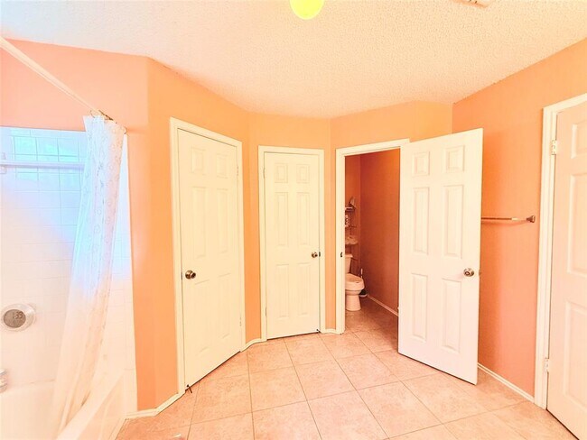 Building Photo - 1407 Deer Ledge Trail