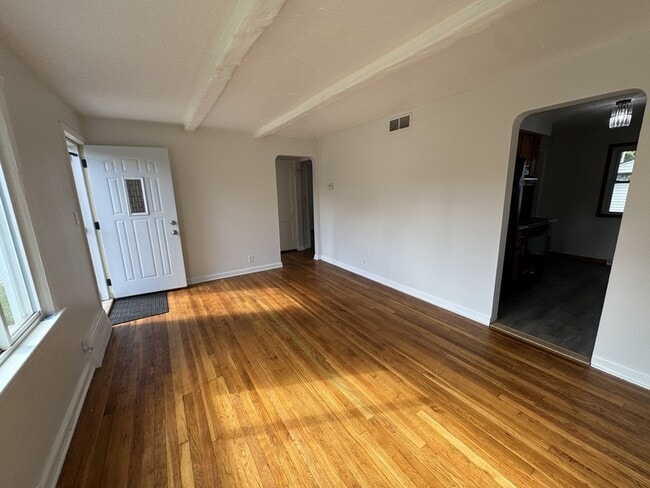 Building Photo - 13506 Bennington Ave