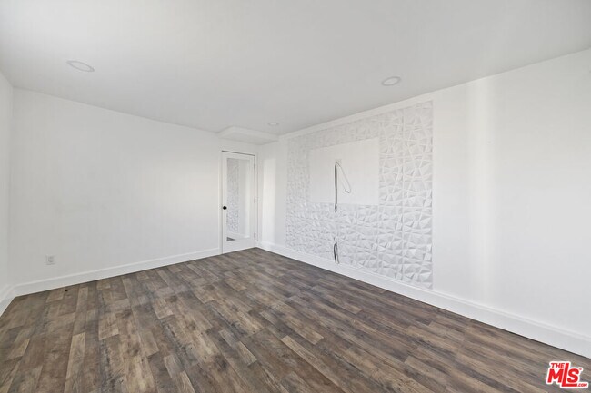 Building Photo - 3293 N Mica Dr