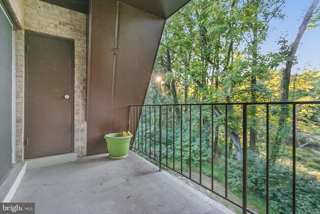 Building Photo - 11600 Vantage Hill Rd