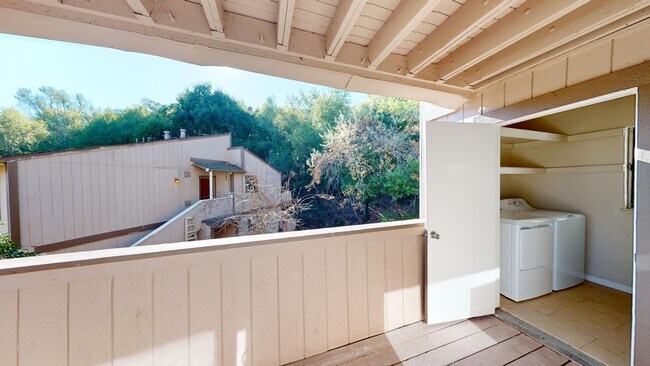 Building Photo - 33 Clay Ct