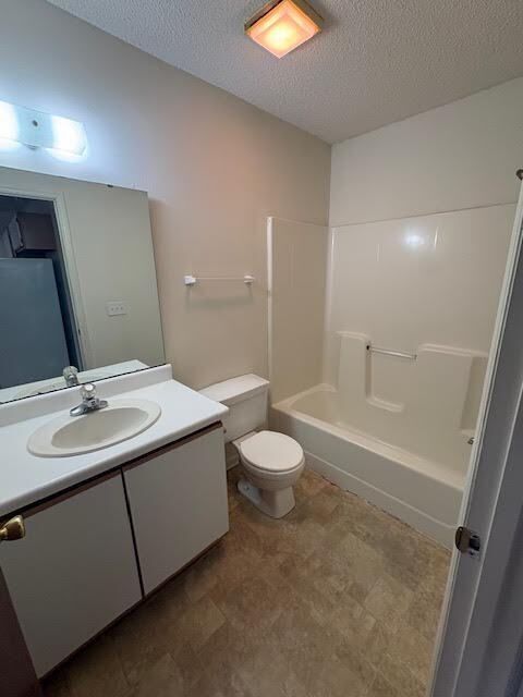 Building Photo - 3103 Sherwin Dr