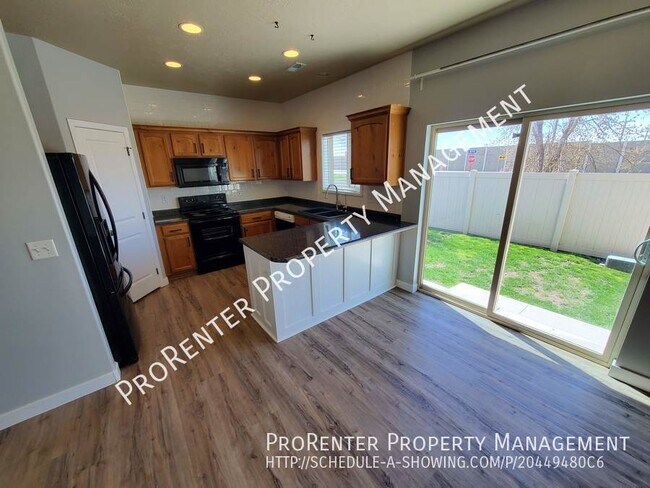 Building Photo - 1005 N 740 W