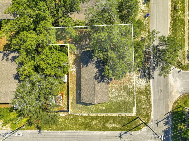 Building Photo - 526 Bay Ave