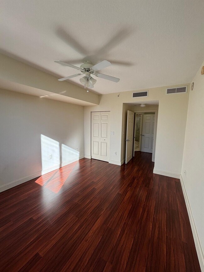 Building Photo - 510 NW 84th Ave