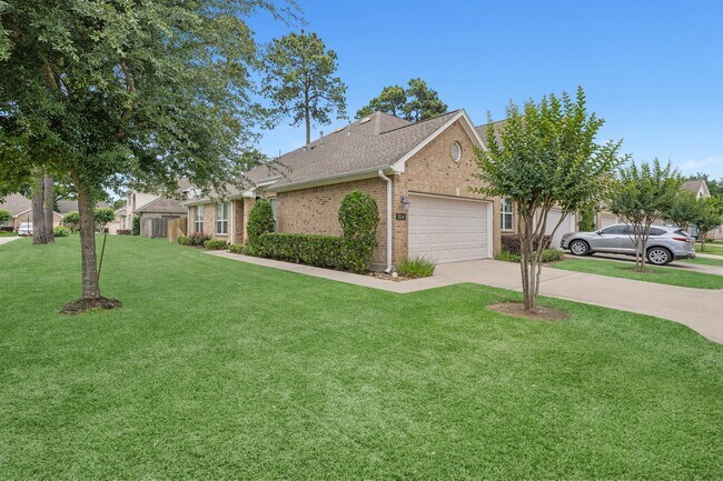 Building Photo - 2034 Que Manor Dr
