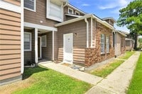 Building Photo - 2425 Oxford Pl