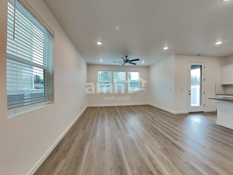 Building Photo - 5036 Washington St SE