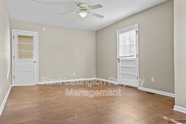 Building Photo - 1036 Whitehall Pl