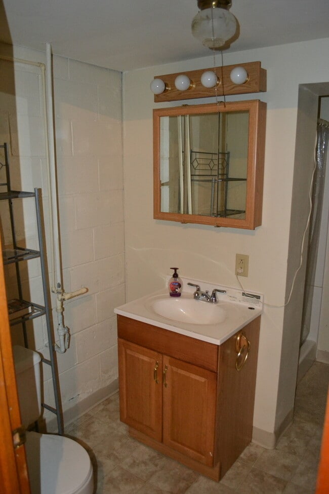 Building Photo - Remodeled 3-4 Br, 2 Bath Ranch style home, fenced in yard, garage, patio, full basement