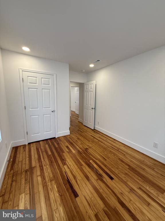 Building Photo - 618 Wolfe St