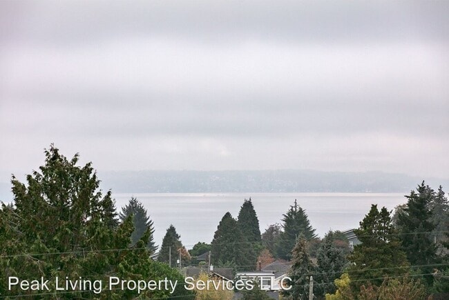 Building Photo - 6041 California Ave SW