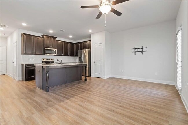 Building Photo - 3437 Sumersbe court