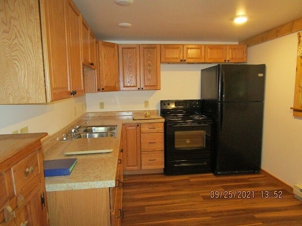 Kitchen - E10540 E Salem Ridge Rd
