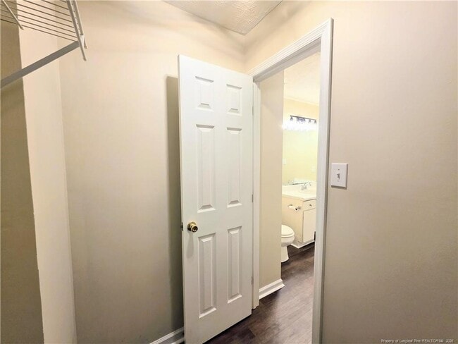 Building Photo - 302 Bubble Creek Ct