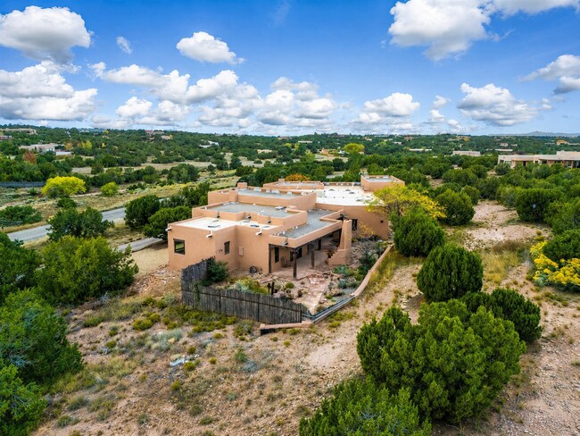 Building Photo - 61 Paseo Del Antilope