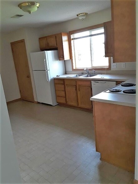 Building Photo - 2102 135th St