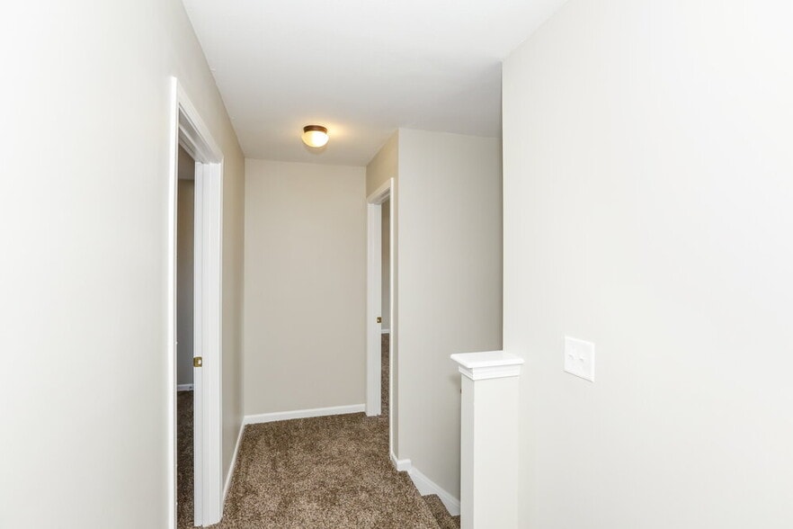 Building Photo - 4823 Sunburst Ln