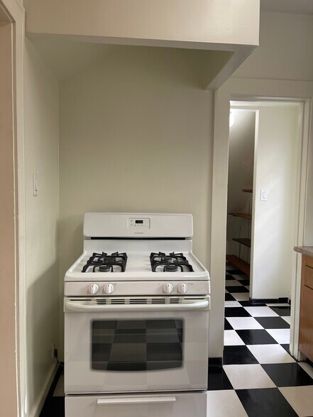 Kitchen stove - 324 S Coronado St