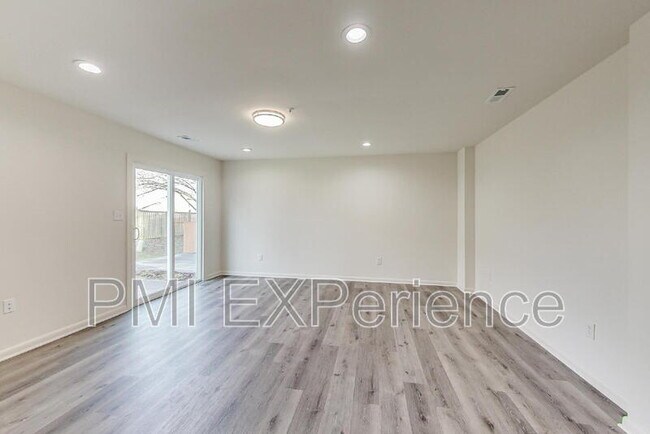 Building Photo - 9010 Hardesty Dr