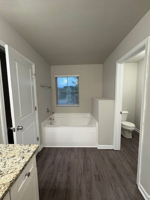 Building Photo - 314 Nutwood Trce