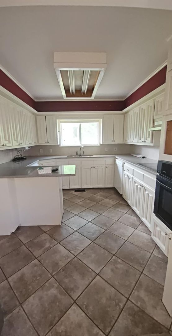 Building Photo - Beautiful 3 bed home