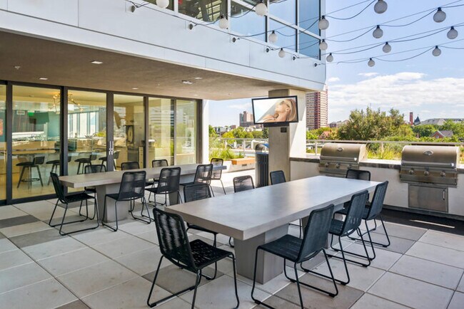 Building Photo - 2100 Welton St