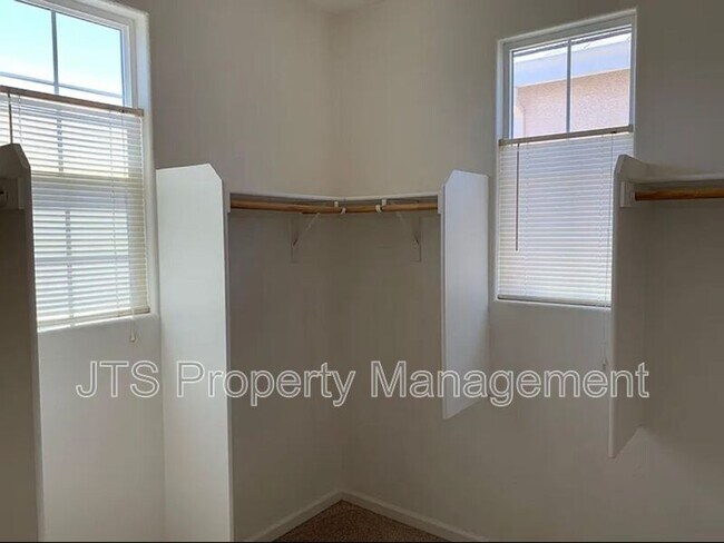 Building Photo - 506 Navigator Dr