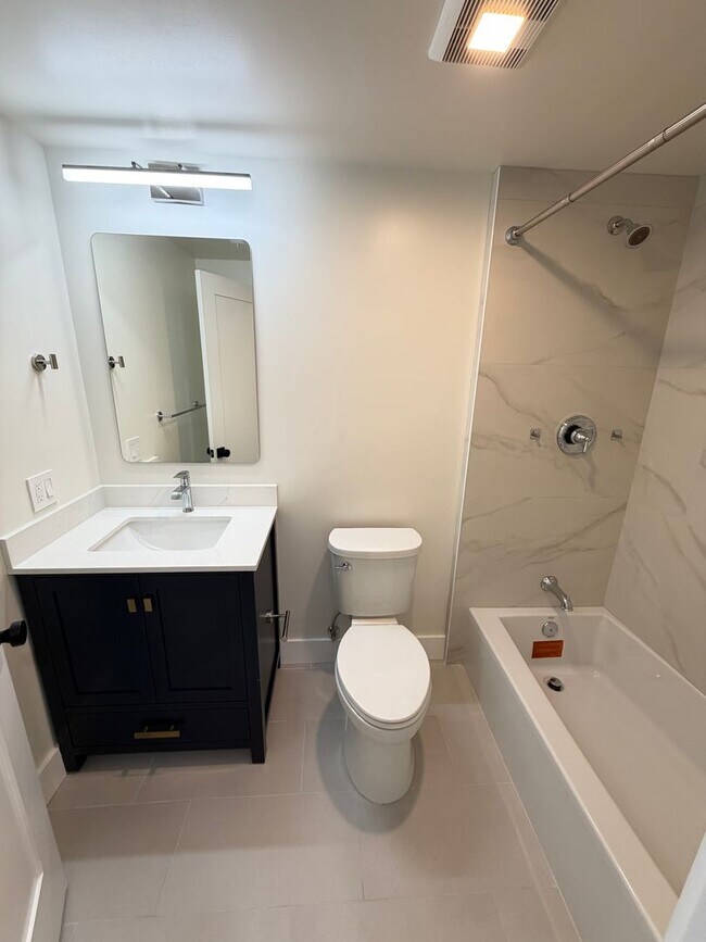 Building Photo - 1 Bed 1 Bath Brand New Apartment In Cleveland Heights
