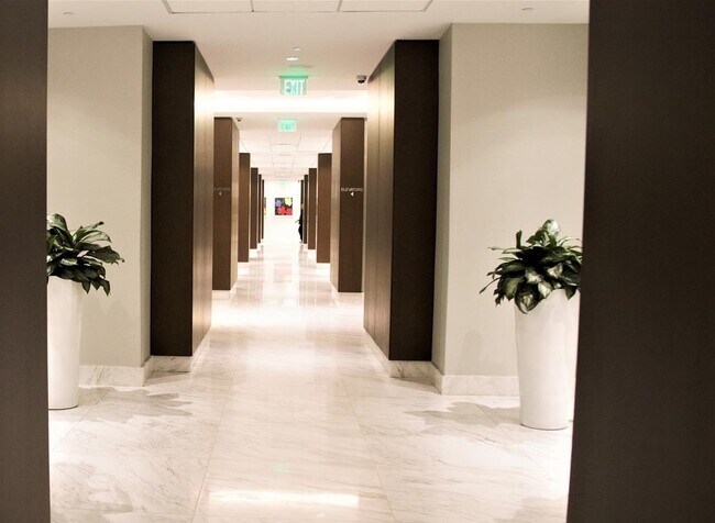 Building Photo - 10155 Collins Ave