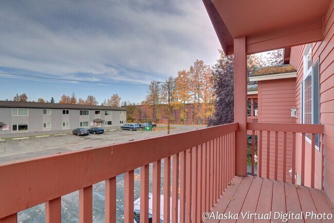 Building Photo - Midtown Spacious 3-Bedroom, 2-Bath Townhome