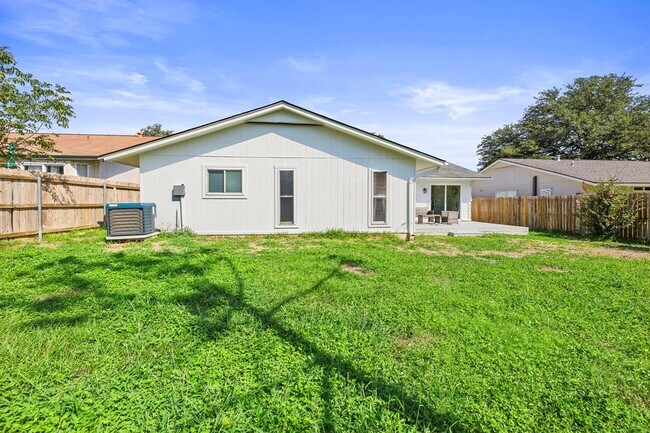 Building Photo - 11209 Amethyst Trail