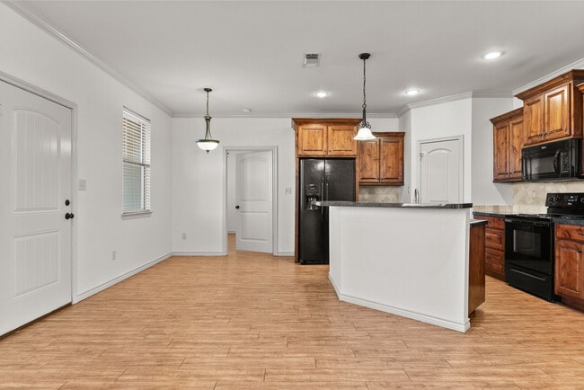 Building Photo - 19036 County Rd 1202