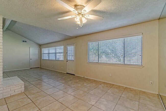 Building Photo - 21423 Golden Dove Dr