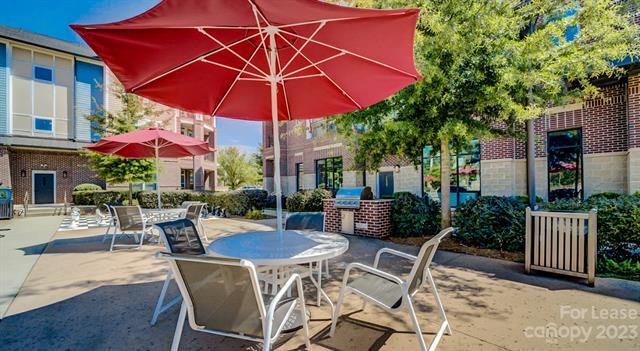 Building Photo - 16408 Holly Crest Ln