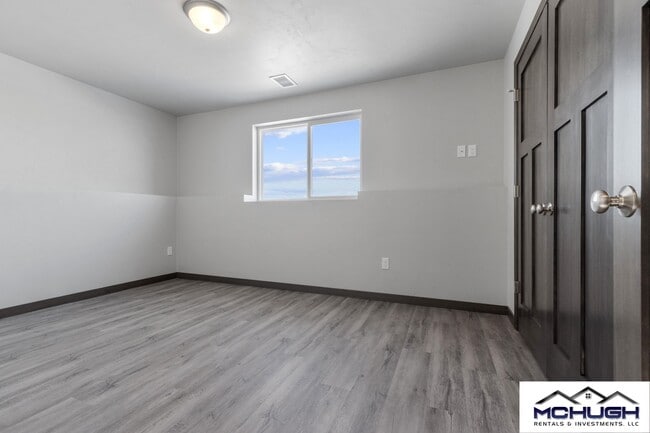 Building Photo - 3887 E Rubyred Dr