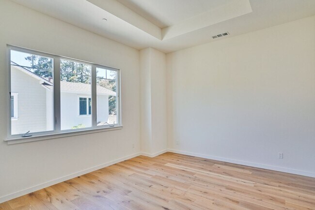 Building Photo - Brand New 2 Story, 3 Bed, 3 Bath Townhome ...