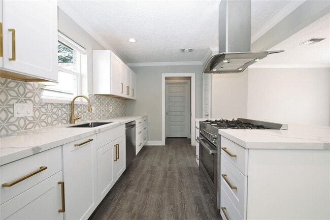 Building Photo - 15610 Stoney Fork Dr