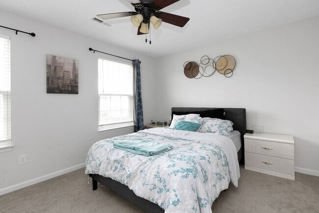 Building Photo - Spacious 4BR House in South Lebanon