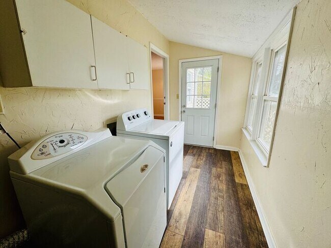 Building Photo - FENCED YARD near Redstone Arsenal Gate