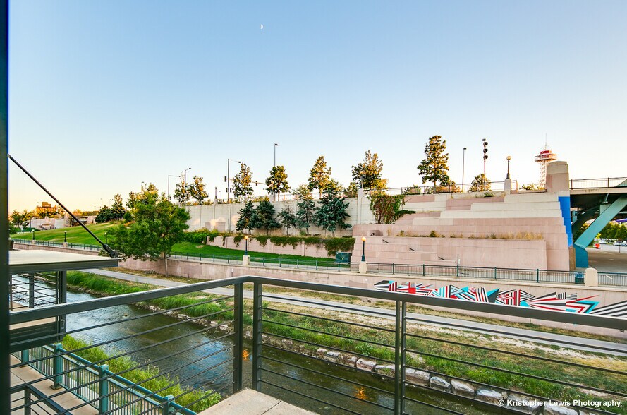 Building Photo - 1400 Little Raven St