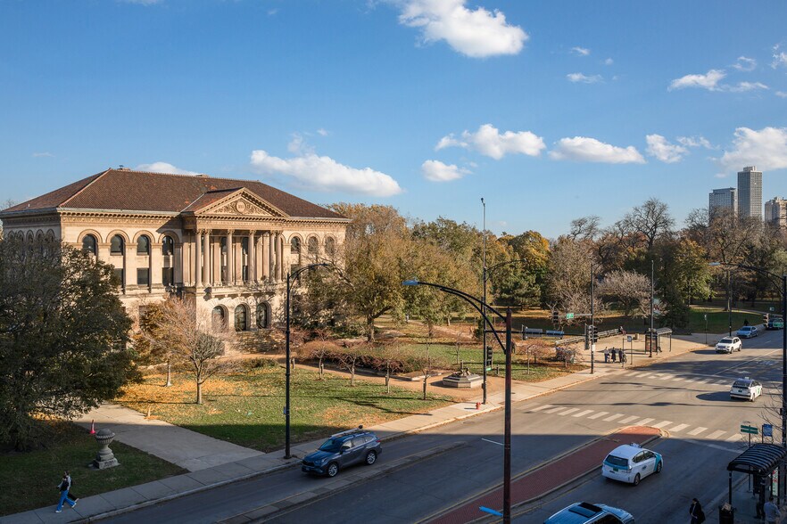 Building Photo - 2020 N Lincoln Park W