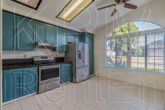 Building Photo - 6529 El Capitan Cir