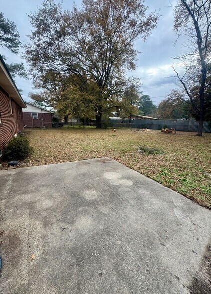 Building Photo - 2522 Stonehenge Dr