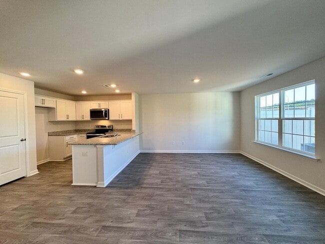 Building Photo - 149 Tributary Wy