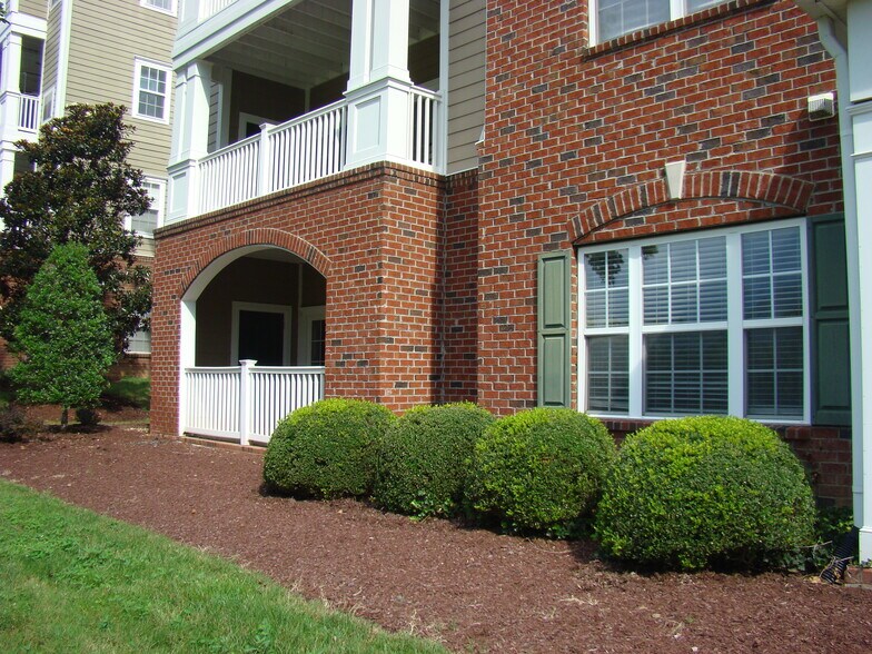 Rear view (balcony) - 8401 Callabee Way
