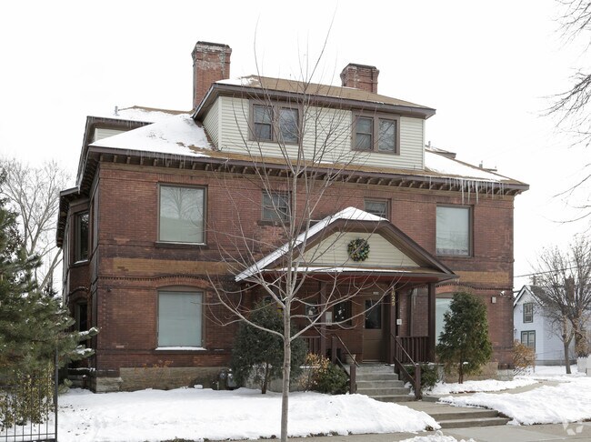 Primary Photo - 1829 10th Ave S