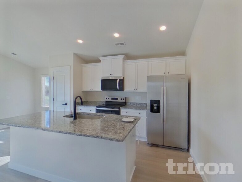 Building Photo - 1225 Crested Iris St