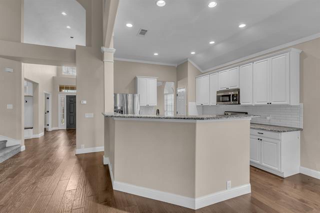 Building Photo - 754 Monterey Dr